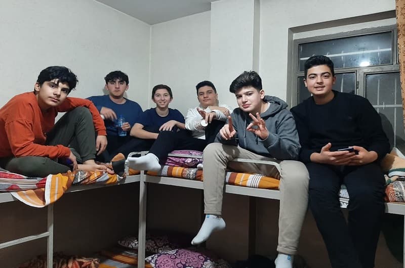 دبیرستان دوره اول استاد عشق